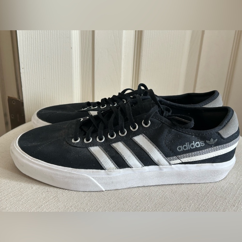 Adidas Men's Skateboard Sneakers Canvas Shoes Streetwear Casual Athletic Sz 11